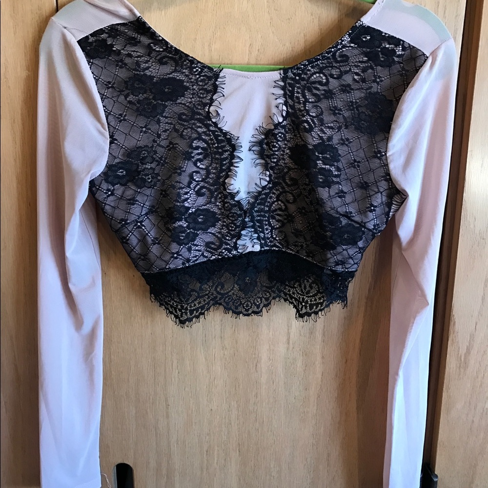 Urban Outfitters crop top mesh/lace size small