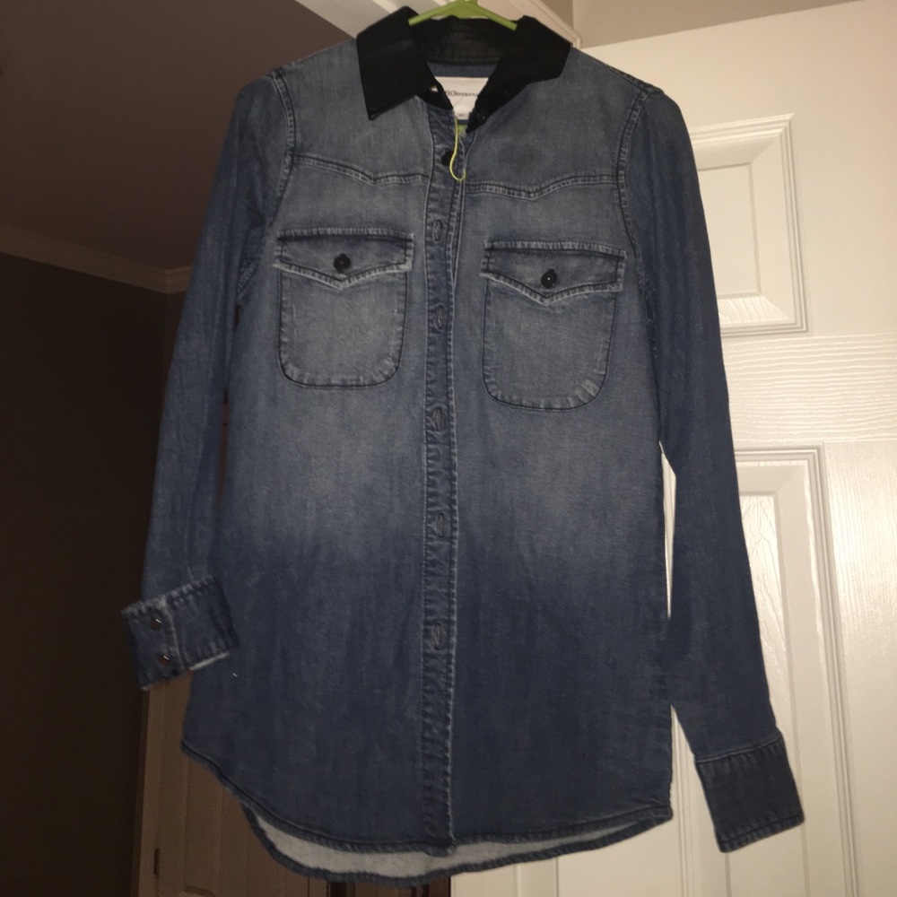 BCBG GENERATION blue jean and leather button up