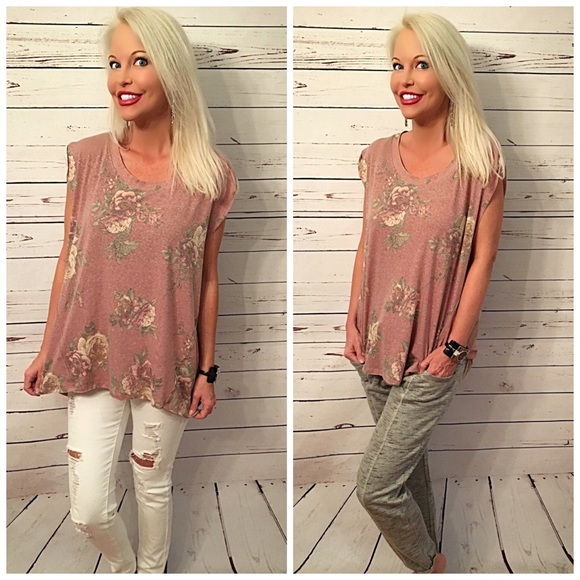 Gorgeous blush raw edge floral tunic! LAST 1 - Picture 3 of 4