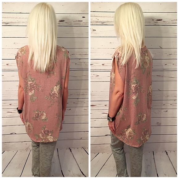 Gorgeous blush raw edge floral tunic! LAST 1 - Picture 4 of 4