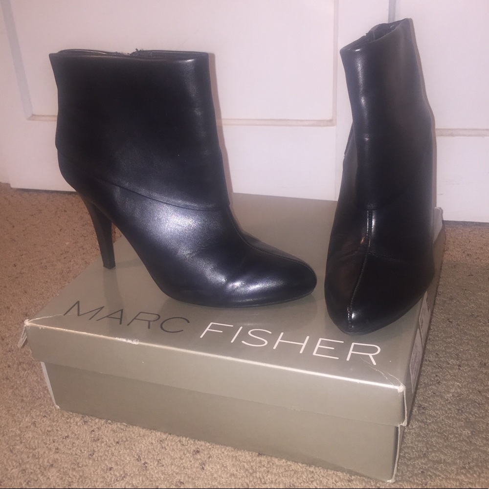 Marc Fisher black boots booties heels 8