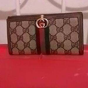 🎈 Sale🎈 💯Authentic Gucci Wallet 🎈🎈