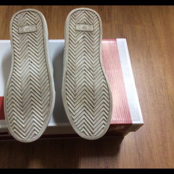 Sneakers - Picture 3 of 3