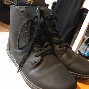 Dr marten unisex boots