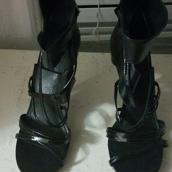 SANDALS - Picture 2 of 3