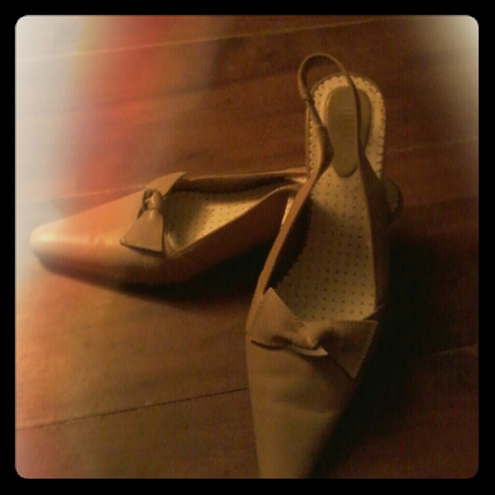 Little heel  tan shoes