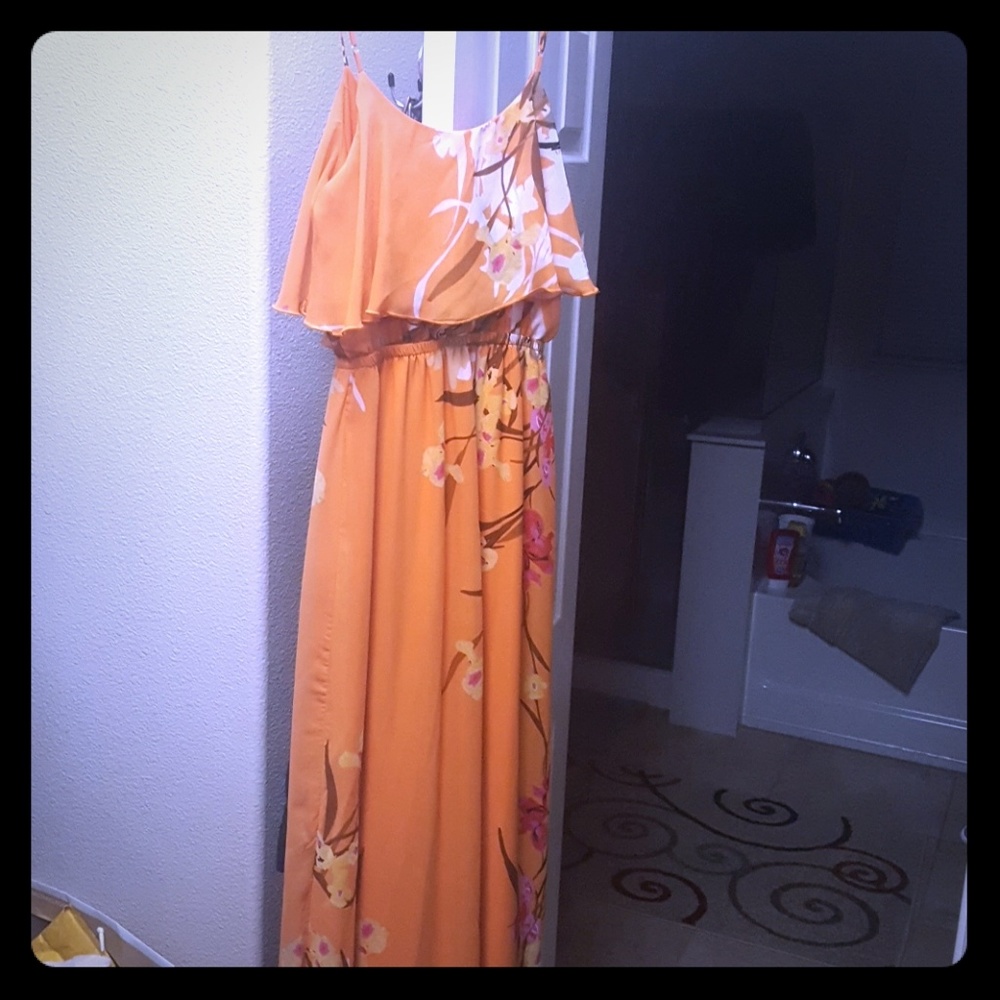 Beautiful flowing maxi dress