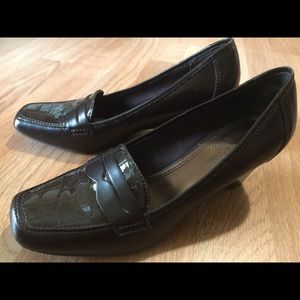 Anne Klein iFlex Brown Wedge