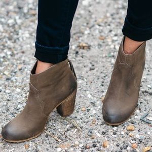 BP trott bootie, sz 6.5