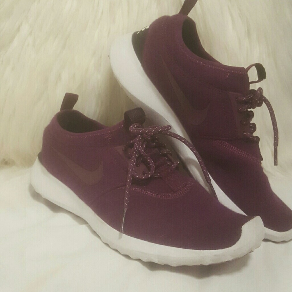 NIKE Roshes - Plum