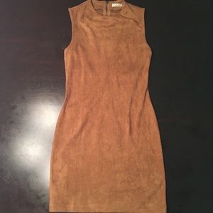 Great fitting Chloe K caramel dress