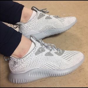 Addidas alpha bounce