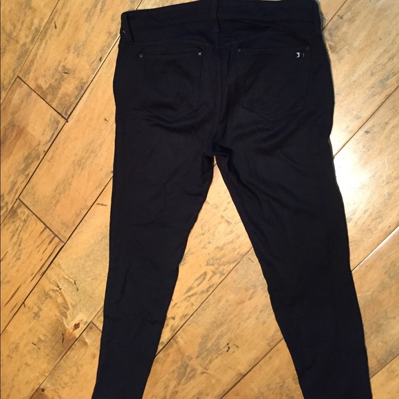 Joe's black leggings with black pockets - Picture 2 of 3
