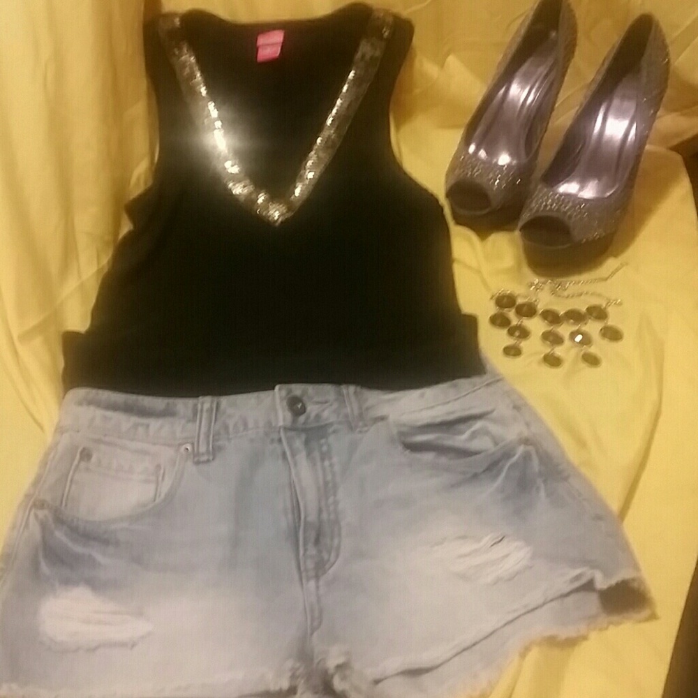 Forever 21 distressed Jean shorts