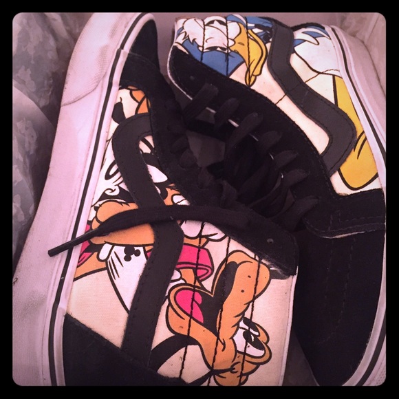 Sk8-Hi Reissue (Disney) Mickey & friends/Bk Vans - Picture 1 of 3