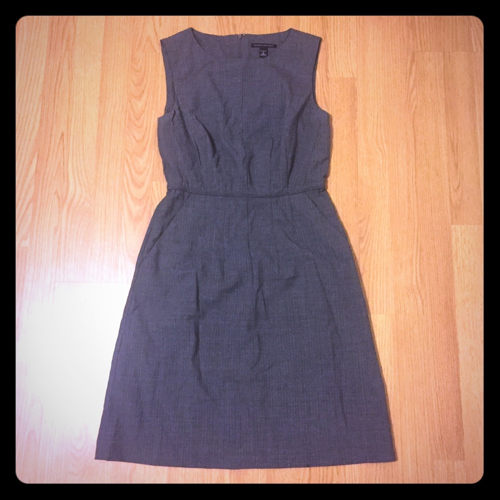 Sleeveless Banana Republic Dress w/pockets