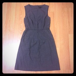 Sleeveless Banana Republic Dress w/pockets