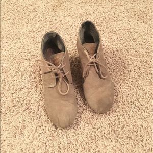 TOMS  Taupe Suede Desert Wedge
