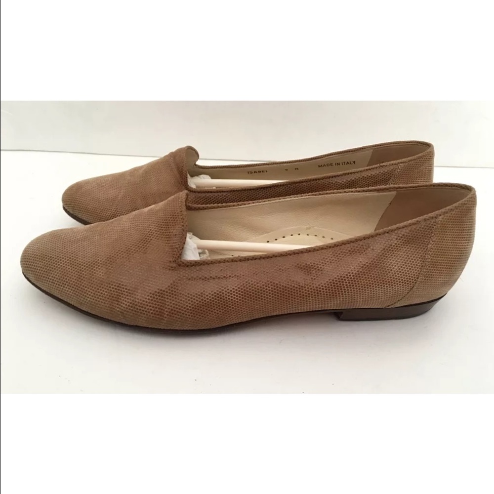 BALLY "ISABEL" BEIGE SLIP-ON LOAFERS Sz 9M, ITALY