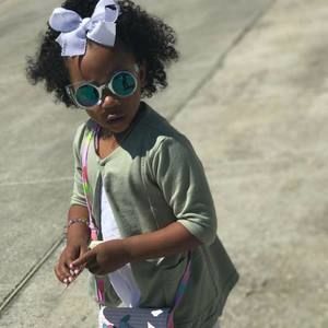 Meet your Posher, Adrena