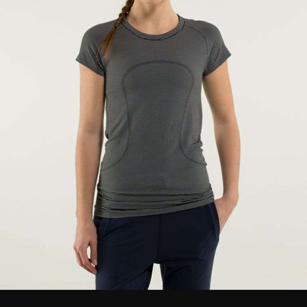 Lululemon stripped short sleeve shirt