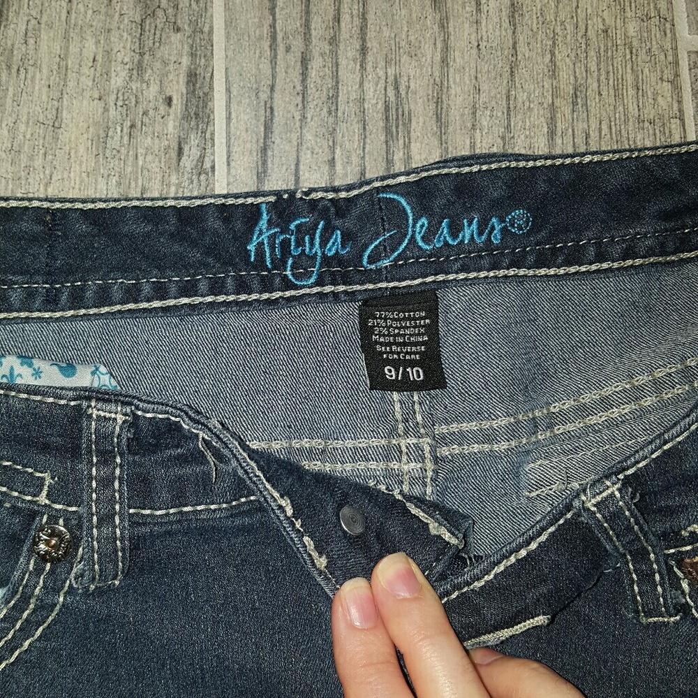 Shorts - Picture 3 of 3