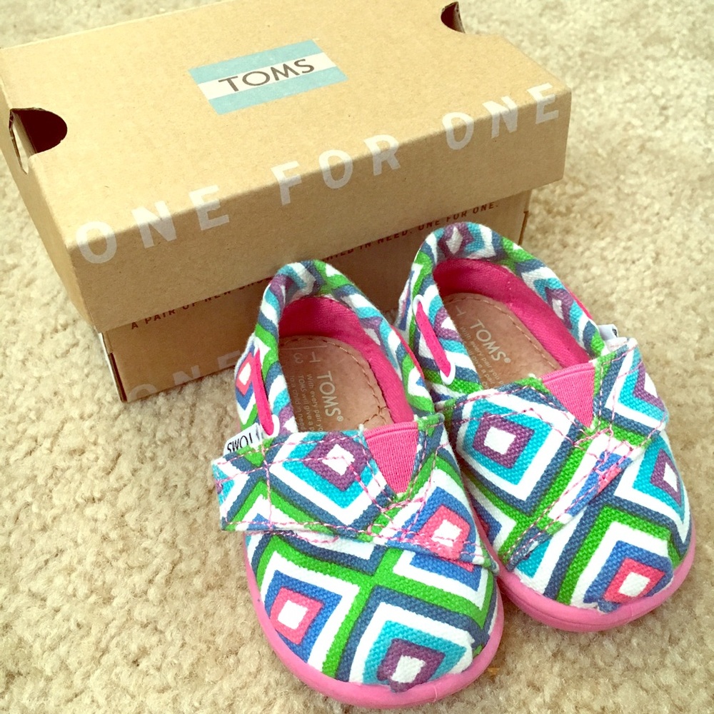 Toms baby shoes