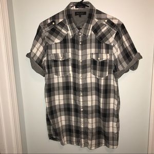 Plaid short sleeve button down shirt