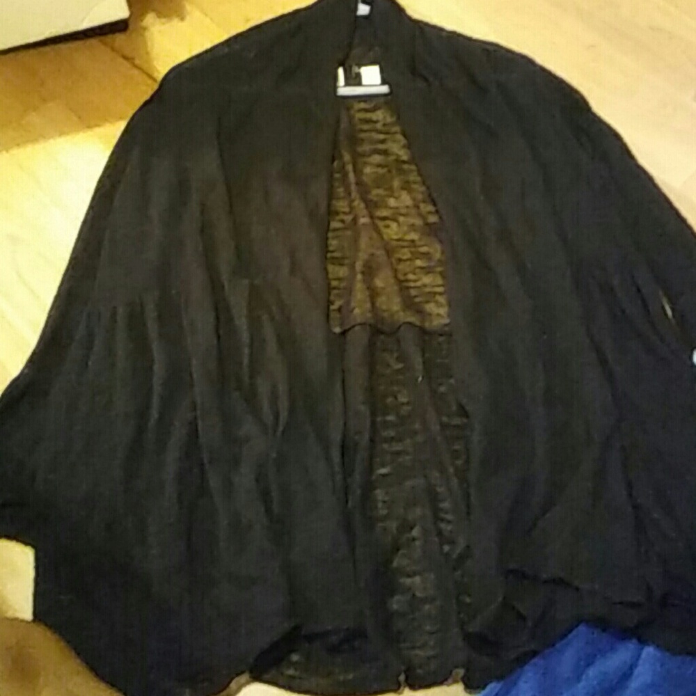 Smock - Picture 2 of 2