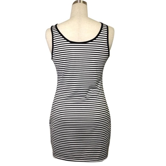 🎉4HP🎉 FINAL striped bodycon Sleeveless dress sml - Picture 3 of 3