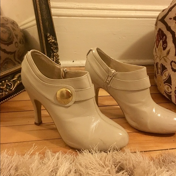 4-5 inch vintage heels. Valuable shoes. - Picture 2 of 3