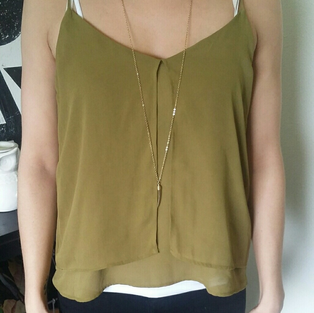 Fun earth tone color top