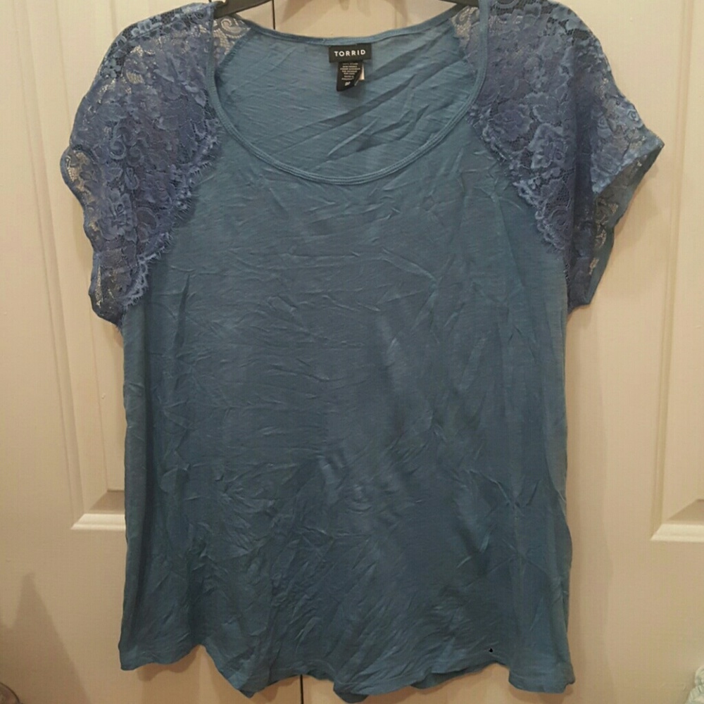 Torrid top!