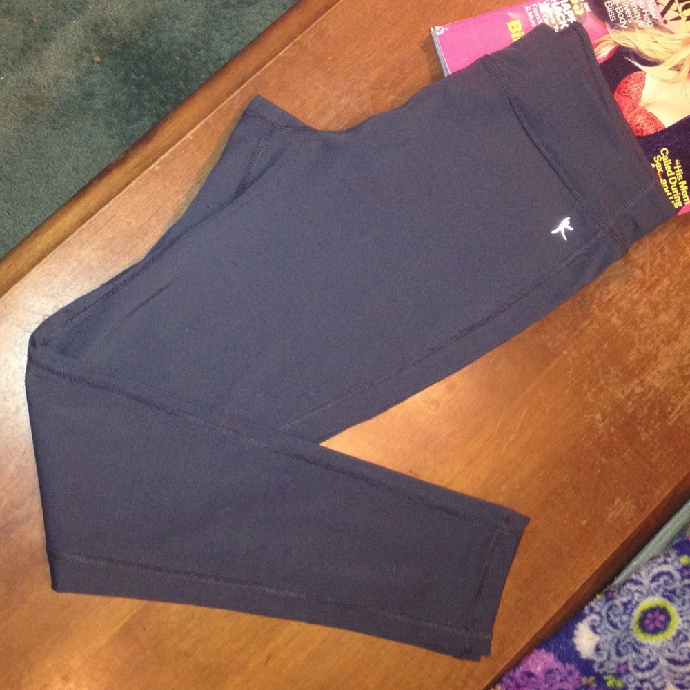 Gray fitted leggings hidden pocket M 8-10