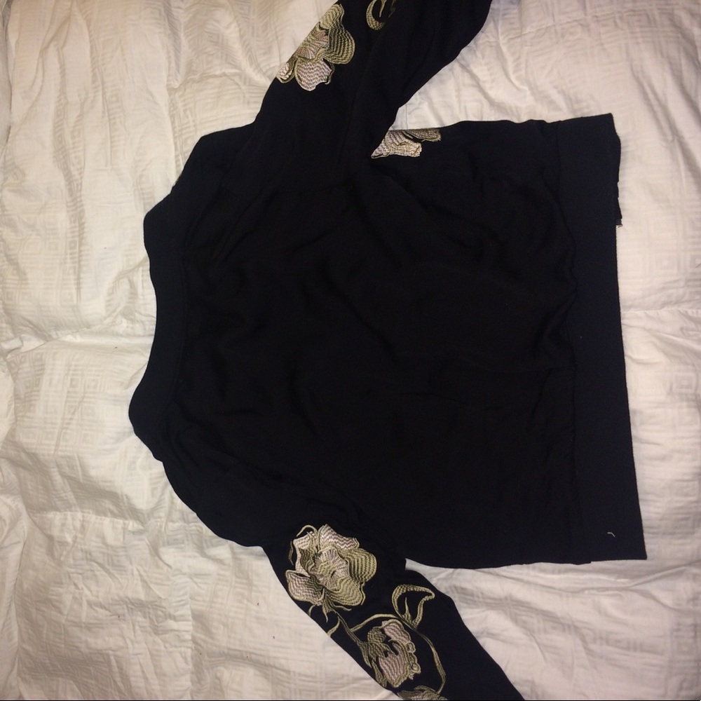 EMBROIDERED BOMBER JACKET. NEVER WORN BEFORE. - Picture 3 of 4