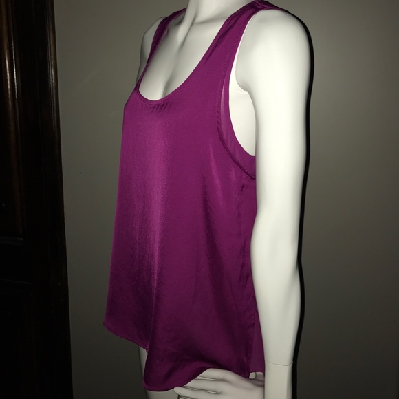 Guess Solid Inbloom Bi-Level Top - Picture 2 of 8