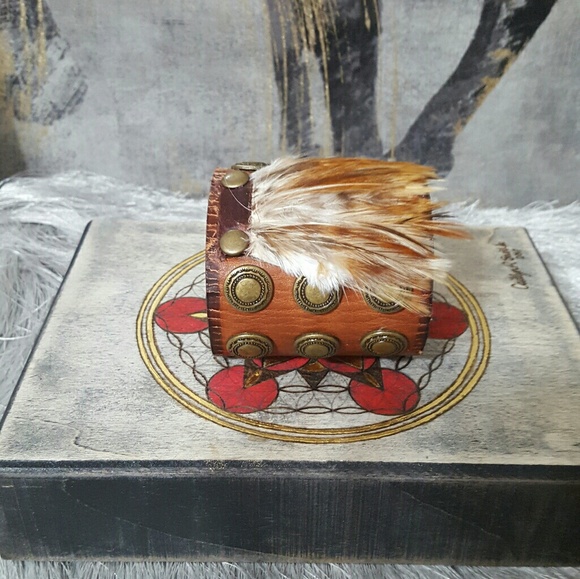 🚫🚫SOLD🚫🚫NEW! HAND MADE LEATHER WRIST CUFF - Picture 2 of 5