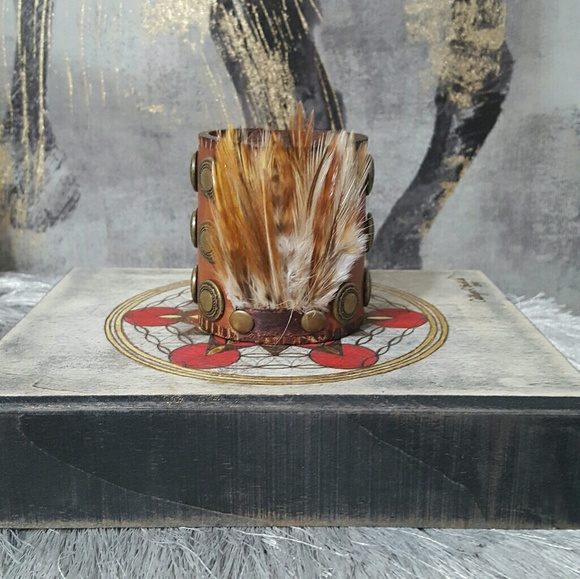 🚫🚫SOLD🚫🚫NEW! HAND MADE LEATHER WRIST CUFF - Picture 3 of 5