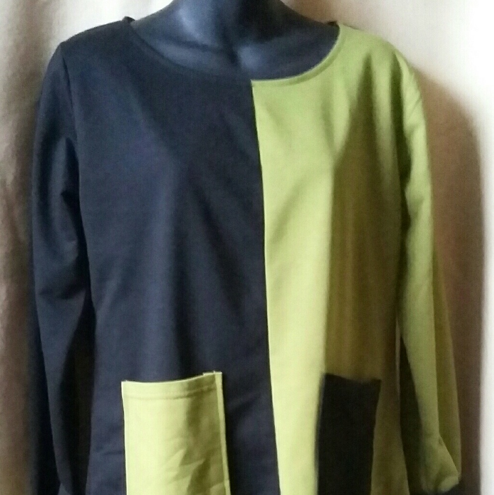 Clocolor women's black + green knit tunic
