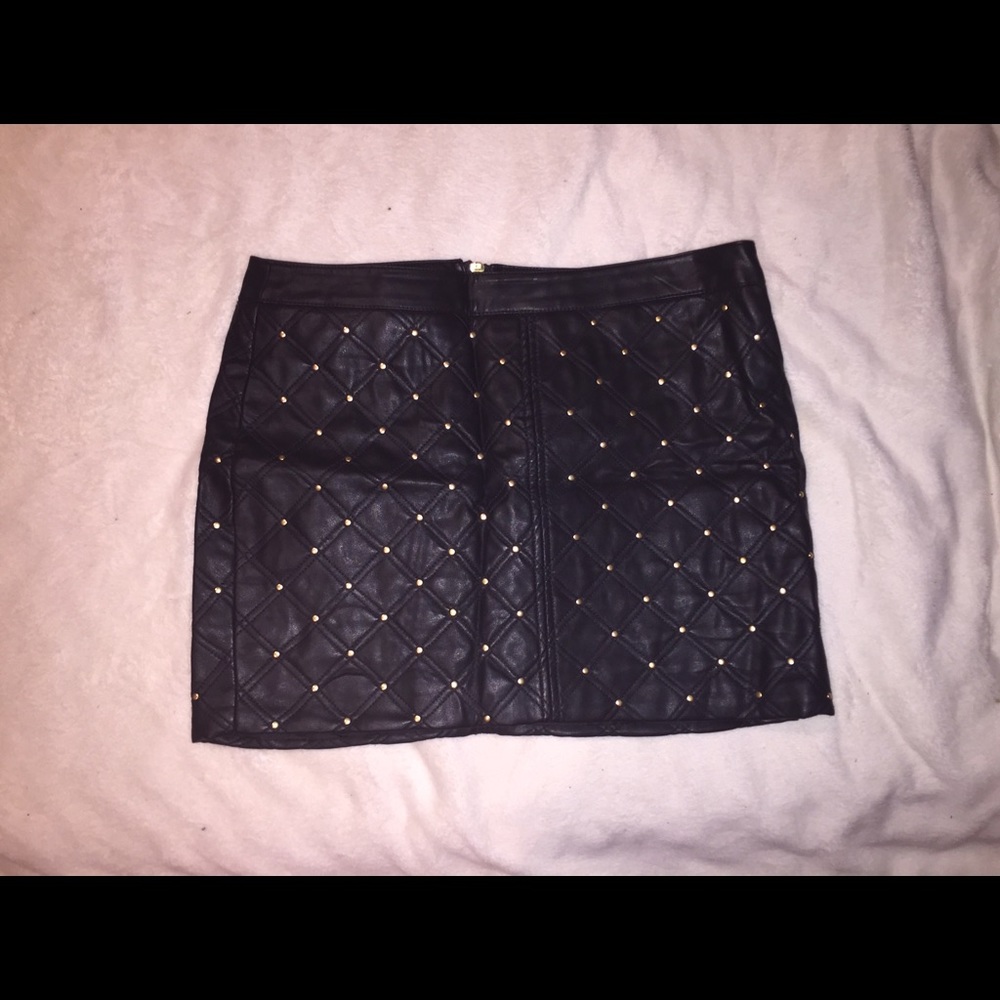 Little black skirt