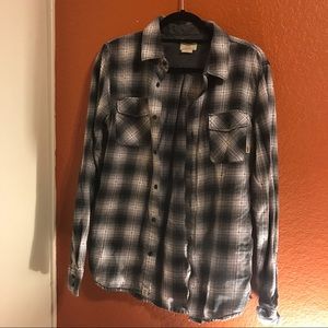 🌸 Black & White Plaid Vans Flannel 🌸