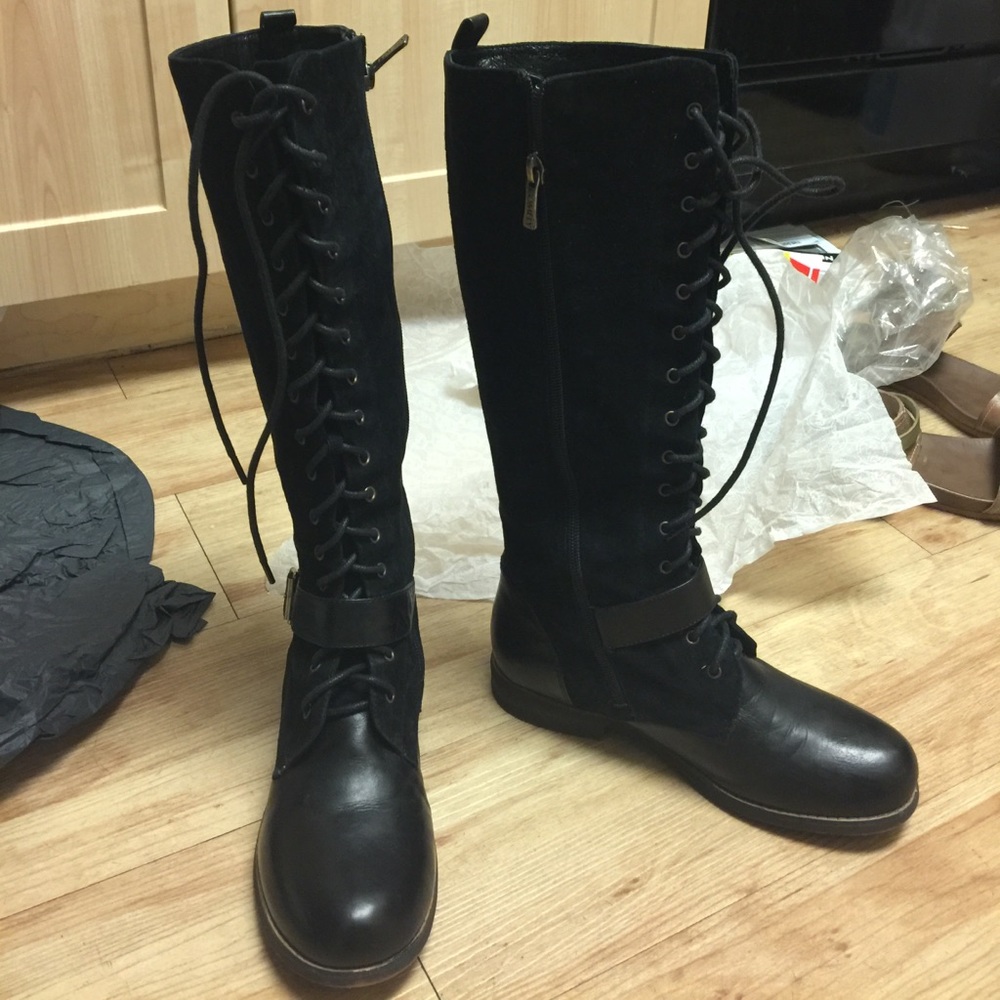 Leather and suede riding black boots