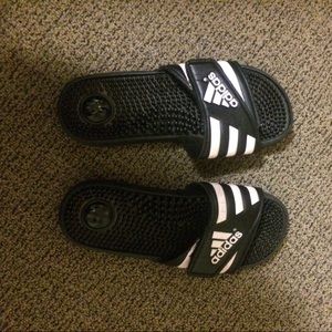 Adidas slipper