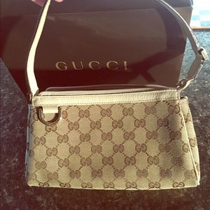 Gucci canvas logo handbag 100% authentic