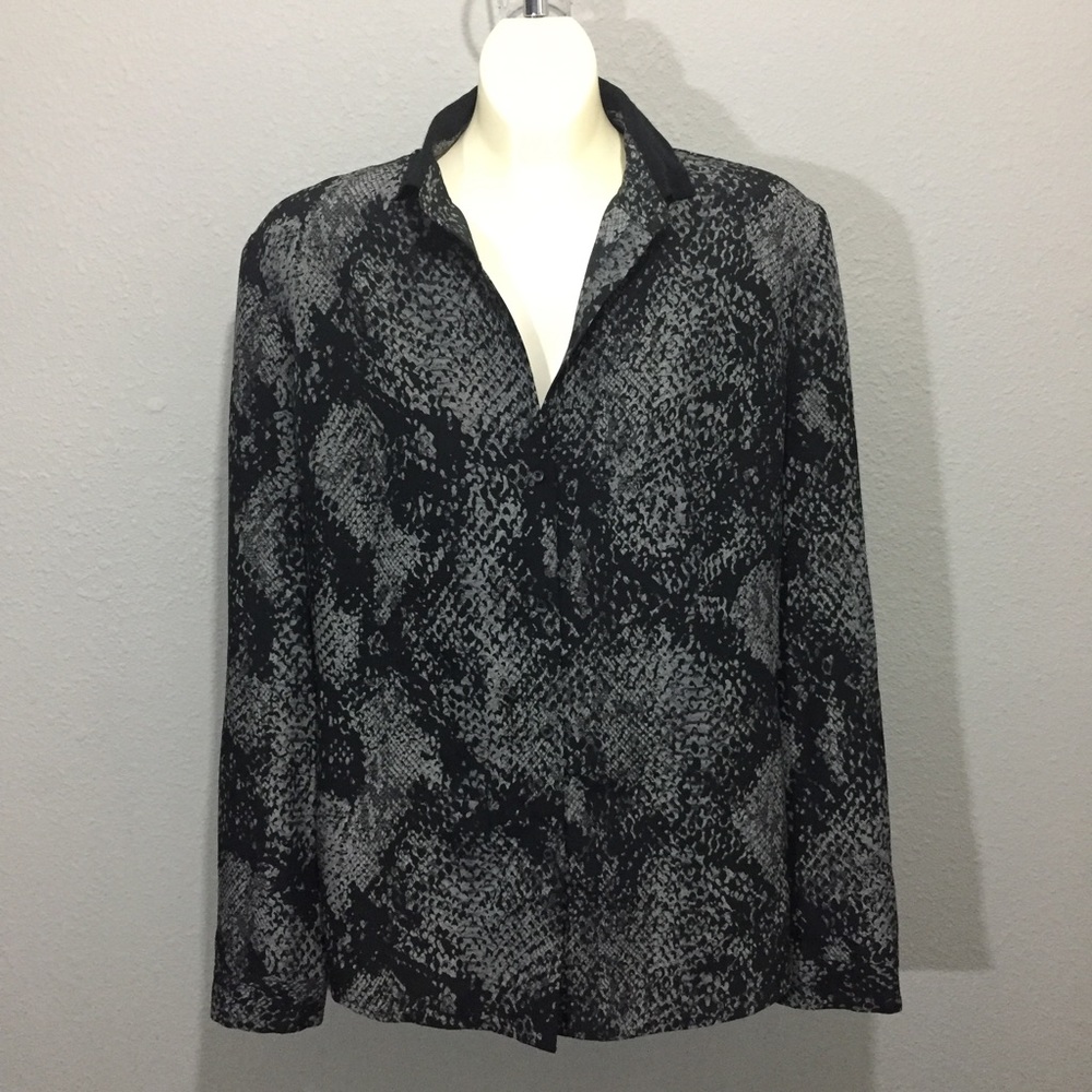Tahari long sleeve blouse