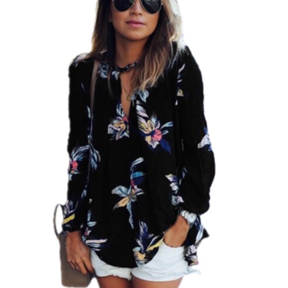 Floral Keyhole (sz M-2X) - Picture 2 of 8