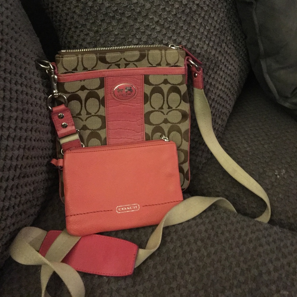 Coach Swingpack with matching wristlet