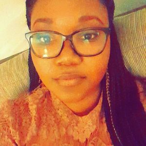 Meet your Posher, Yvo-nne