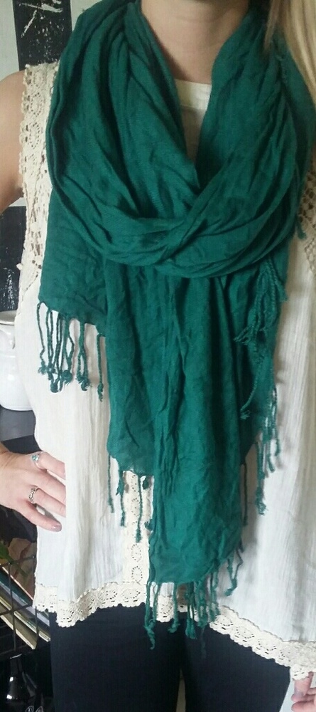 Scare scarf baby