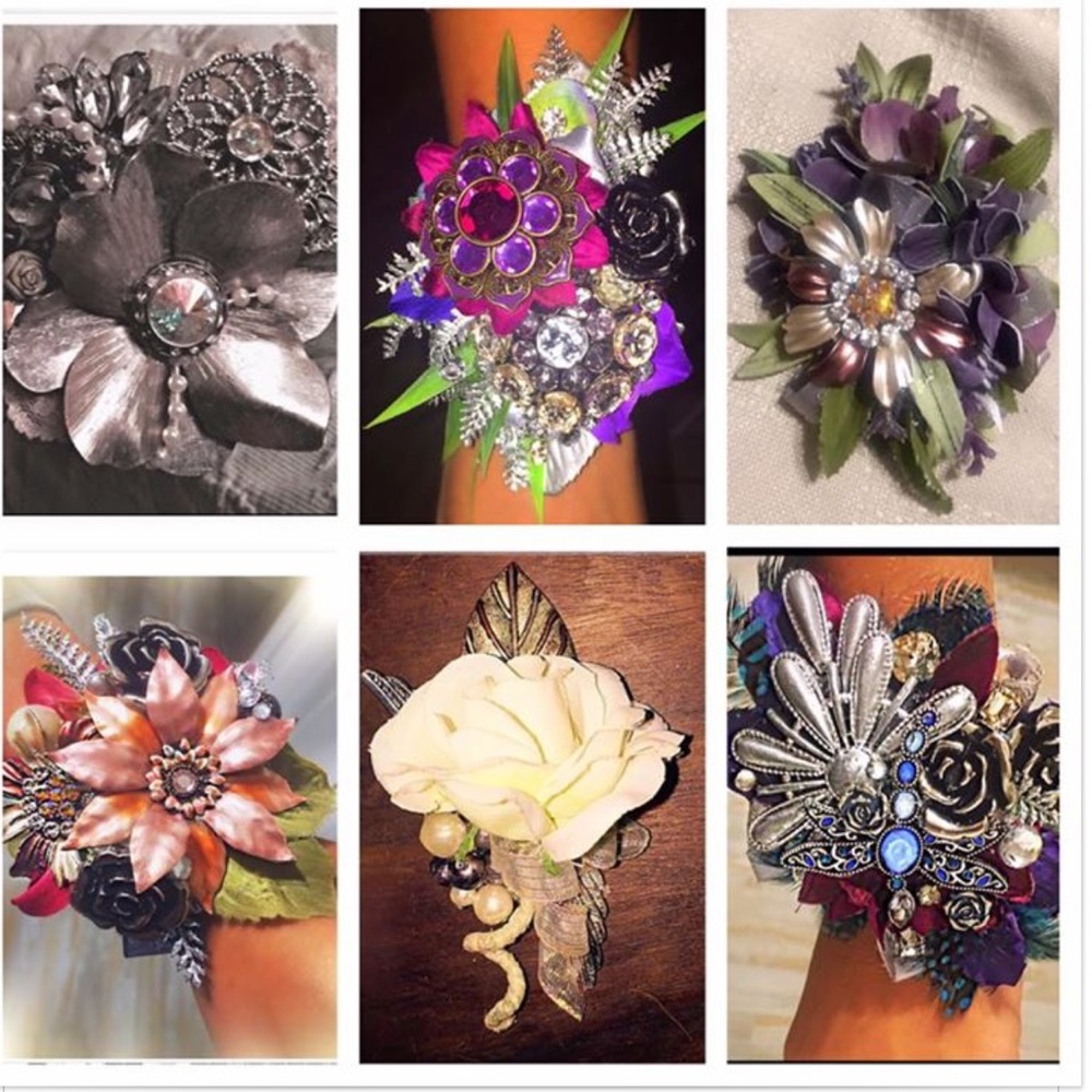 ❌SOLD❌Brooch corsage and boutonnière sets